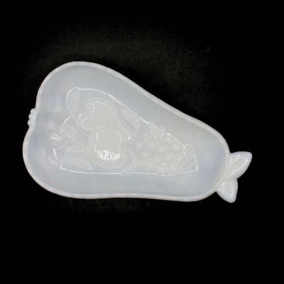 Vintage Milk Glass Pear Shaped Dish by Hazel Atlas Embossed Relish Candy Trinket - Picture 3 of 7
